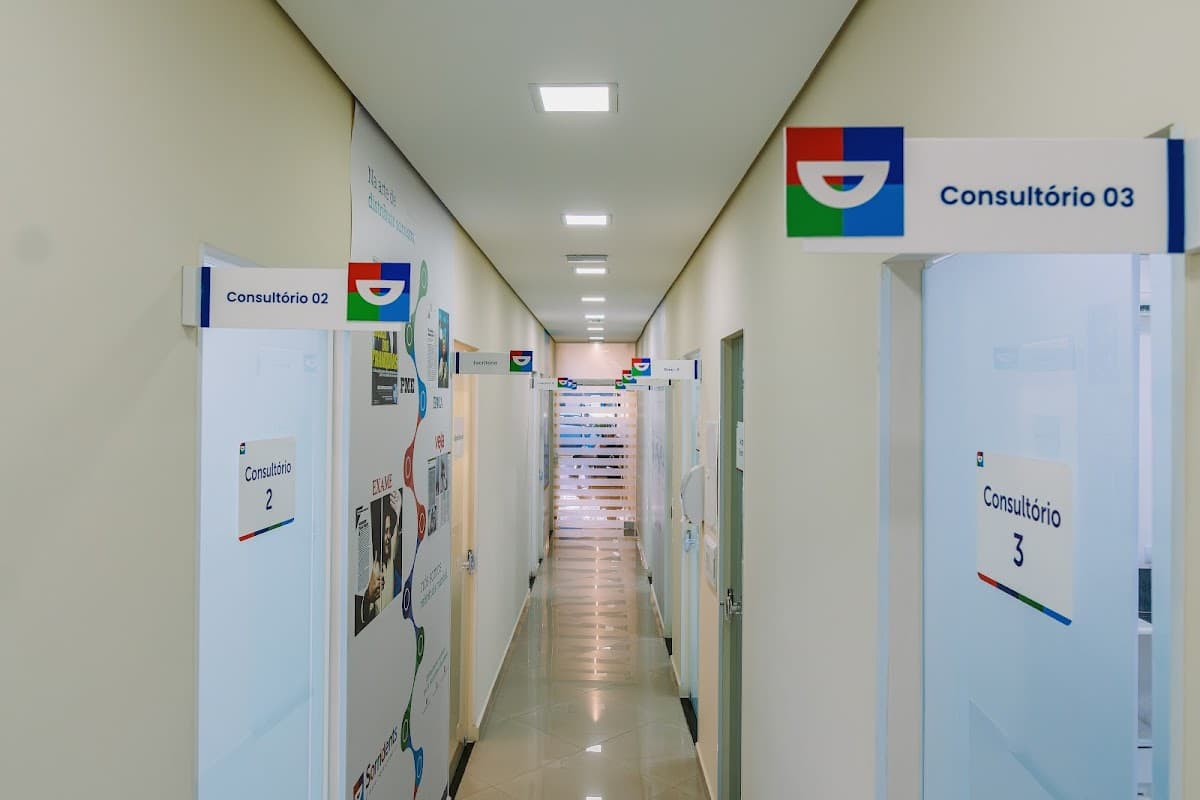 Paciente satisfeito com atendimento rápido na Sorridents Maringá